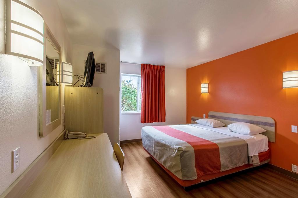 Motel 6-Baraboo, Wi - Lake Delton-Wisconsin Dells Εξωτερικό φωτογραφία