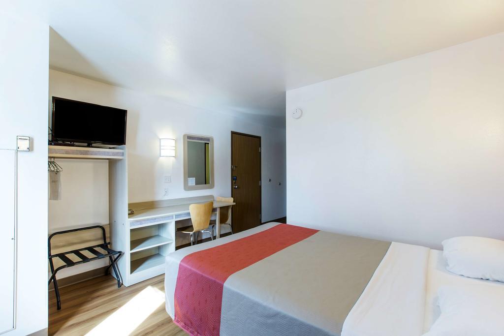 Motel 6-Baraboo, Wi - Lake Delton-Wisconsin Dells Εξωτερικό φωτογραφία