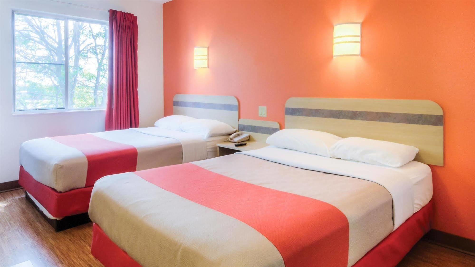 Motel 6-Baraboo, Wi - Lake Delton-Wisconsin Dells Εξωτερικό φωτογραφία